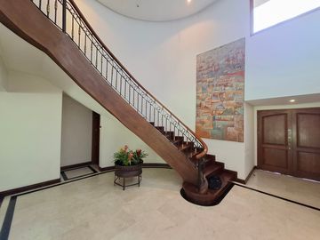 CASA EN VENTA UBICADA EN EL POBLADO SECTOR ALTOS DEL POBLADO