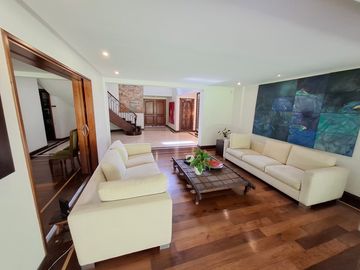 CASA EN VENTA UBICADA EN EL POBLADO SECTOR ALTOS DEL POBLADO