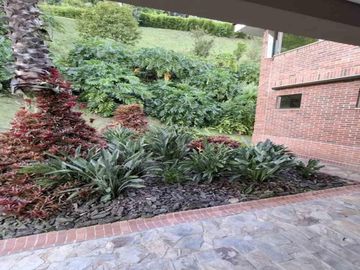 CASA EN VENTA UBICADA EN EL POBLADO SECTOR ALTOS DEL POBLADO