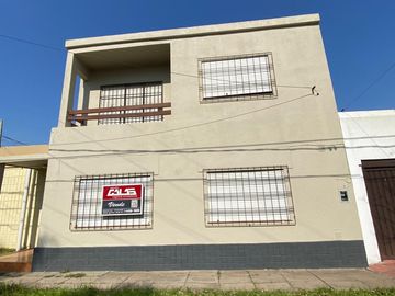 PH 3 ambientes - 2 domitorios - 2 baños - cochera - Ituzaingó norte