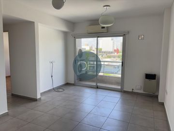 11 e/60 y 61- Depto c/cochera y baulera