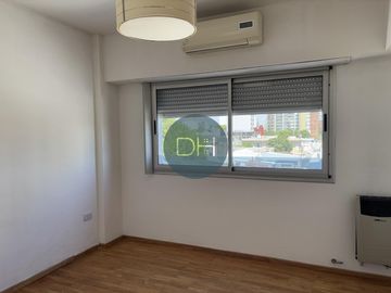 11 e/60 y 61- Depto c/cochera y baulera