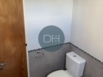 11 e/60 y 61- Depto c/cochera y baulera