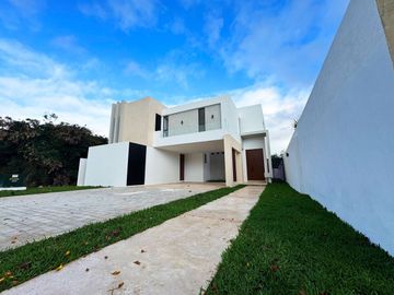 Venta de hermosa residencia con 4 recámaras en NorteMérida