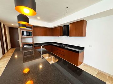 Venta de hermosa residencia con 4 recámaras en NorteMérida