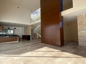Venta de casa en esquina con 4 habitaciones en Privada NorteMérida