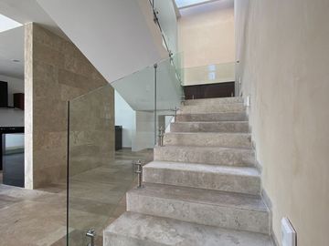 Venta de casa en esquina con 4 habitaciones en Privada NorteMérida