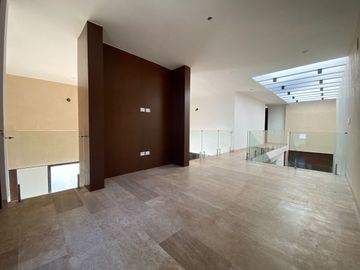 Venta de casa en esquina con 4 habitaciones en Privada NorteMérida