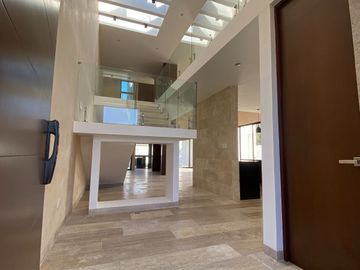 Venta de casa en esquina con 4 habitaciones en Privada NorteMérida