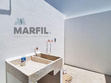 Venta de Casa de 4 Recámaras, 1 en planta baja, al Norte de Villa de Álvarez