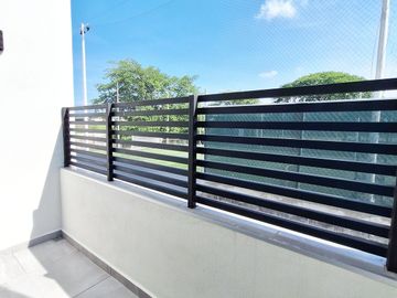 Venta de Casa de 3 Recámaras en Coto Privado con Alberca en Colima Centro