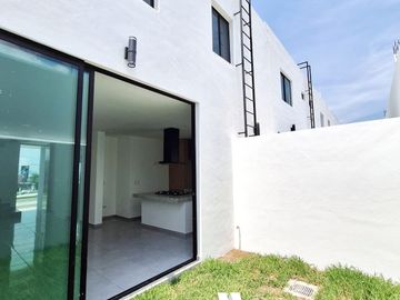 Venta de Casa con Habitación en planta baja al Norte de Villa de Álvarez Colima