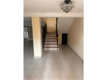 VENTA DE CASA EN ALBROOK, PRECIO NEGOCIABLE
