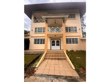 VENTA DE CASA EN ALBROOK, PRECIO NEGOCIABLE