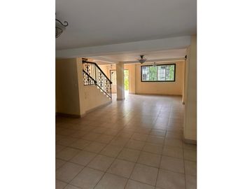 VENTA DE CASA EN ALBROOK, PRECIO NEGOCIABLE