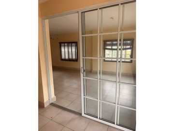 VENTA DE CASA EN ALBROOK, PRECIO NEGOCIABLE