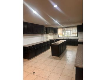 VENTA DE CASA EN ALBROOK, PRECIO NEGOCIABLE