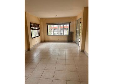 VENTA DE CASA EN ALBROOK, PRECIO NEGOCIABLE