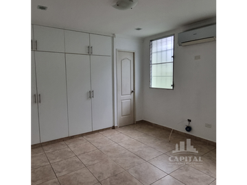 CASA EN VENTA - BRISAS DEL GOLF ARRAIJN