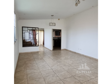 CASA EN VENTA - BRISAS DEL GOLF ARRAIJN
