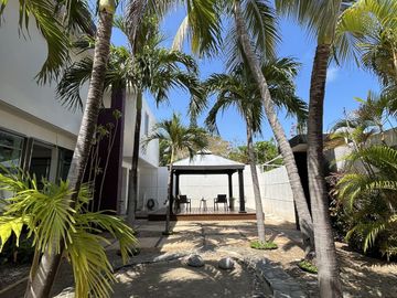 Casa en Venta y Renta en Zona Hotelera