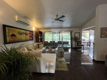 Casa en Venta y Renta en Zona Hotelera