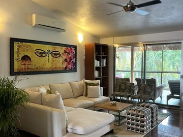 Casa en Venta y Renta en Zona Hotelera