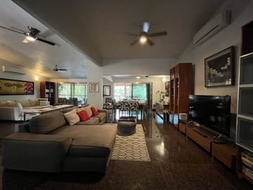 Casa en Venta y Renta en Zona Hotelera