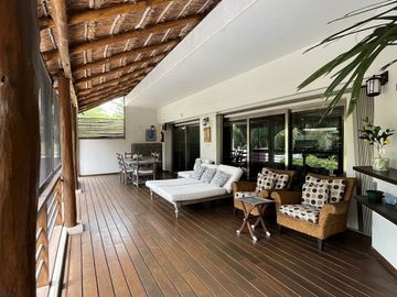 Casa en Venta y Renta en Zona Hotelera