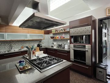 Casa en Venta y Renta en Zona Hotelera