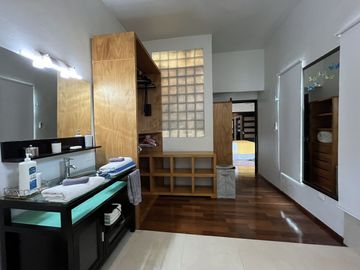 Casa en Venta y Renta en Zona Hotelera