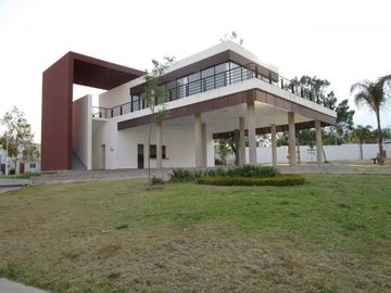 CASA EN VENTA EN BELLATERRA