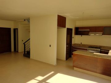 CASA EN VENTA EN BELLATERRA