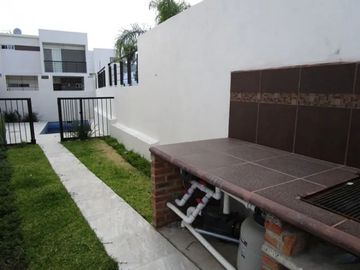 CASA EN VENTA EN BELLATERRA