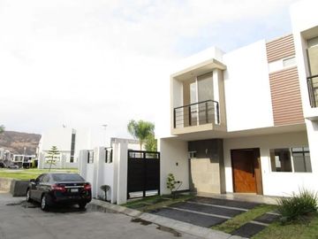 CASA EN VENTA EN BELLATERRA