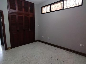 VENTA CASA RENTERA CDLA SIMON BOLIVAR CERCA DEL MALL DEL SOL  (CMC)