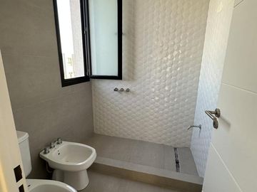 CASA EN VENTA  5 Amb -  LAGOS DE CANNING 1 - CANNING