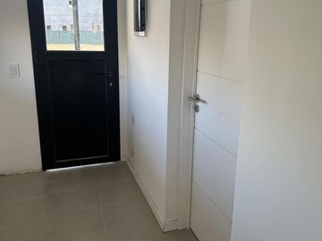 CASA EN VENTA  5 Amb -  LAGOS DE CANNING 1 - CANNING