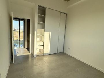 CASA EN VENTA  5 Amb -  LAGOS DE CANNING 1 - CANNING