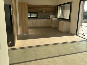 CASA EN VENTA  5 Amb -  LAGOS DE CANNING 1 - CANNING
