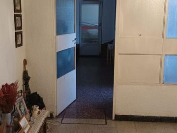 VENTA AMPLIA CASA 3 DORMITORIOS. COCHERA. PATIOS. ARROYITO