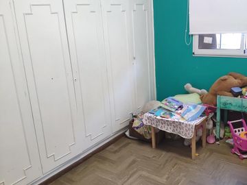 VENTA AMPLIA CASA 3 DORMITORIOS. COCHERA. PATIOS. ARROYITO