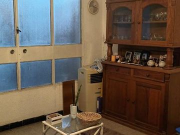 VENTA AMPLIA CASA 3 DORMITORIOS. COCHERA. PATIOS. ARROYITO