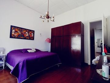 VENTA AMPLIA CASA 3 DORMITORIOS. COCHERA. PATIOS. ARROYITO