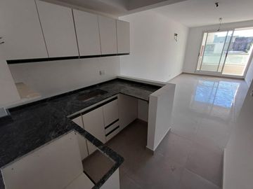 Dpto 3 amb, 1° B, 73.38 m2 total, c/balcón al cfte y cochera, Villa Devoto.