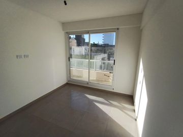Dpto 3 amb, 1° B, 73.38 m2 total, c/balcón al cfte y cochera, Villa Devoto.