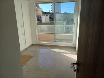 Dpto 3 amb, 1° B, 73.38 m2 total, c/balcón al cfte y cochera, Villa Devoto.