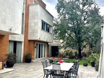 SEGURIDAD Y UBICACIÓN  CALLE CERRADA en LOMAS de CHAPULTEPEC