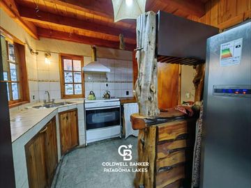 VENTA Casa 5 ambientes 157 m2 sobre lote 975 m2 en Barrio Norte Villa la Angostura
