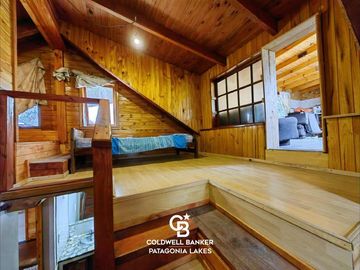 VENTA Casa 5 ambientes 157 m2 sobre lote 975 m2 en Barrio Norte Villa la Angostura